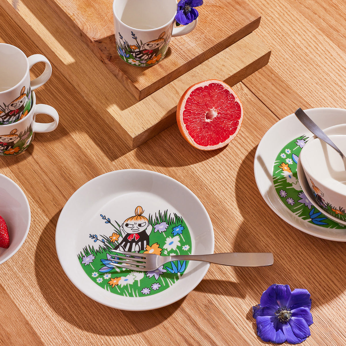 Moomin plate 19cm Little My and meadow