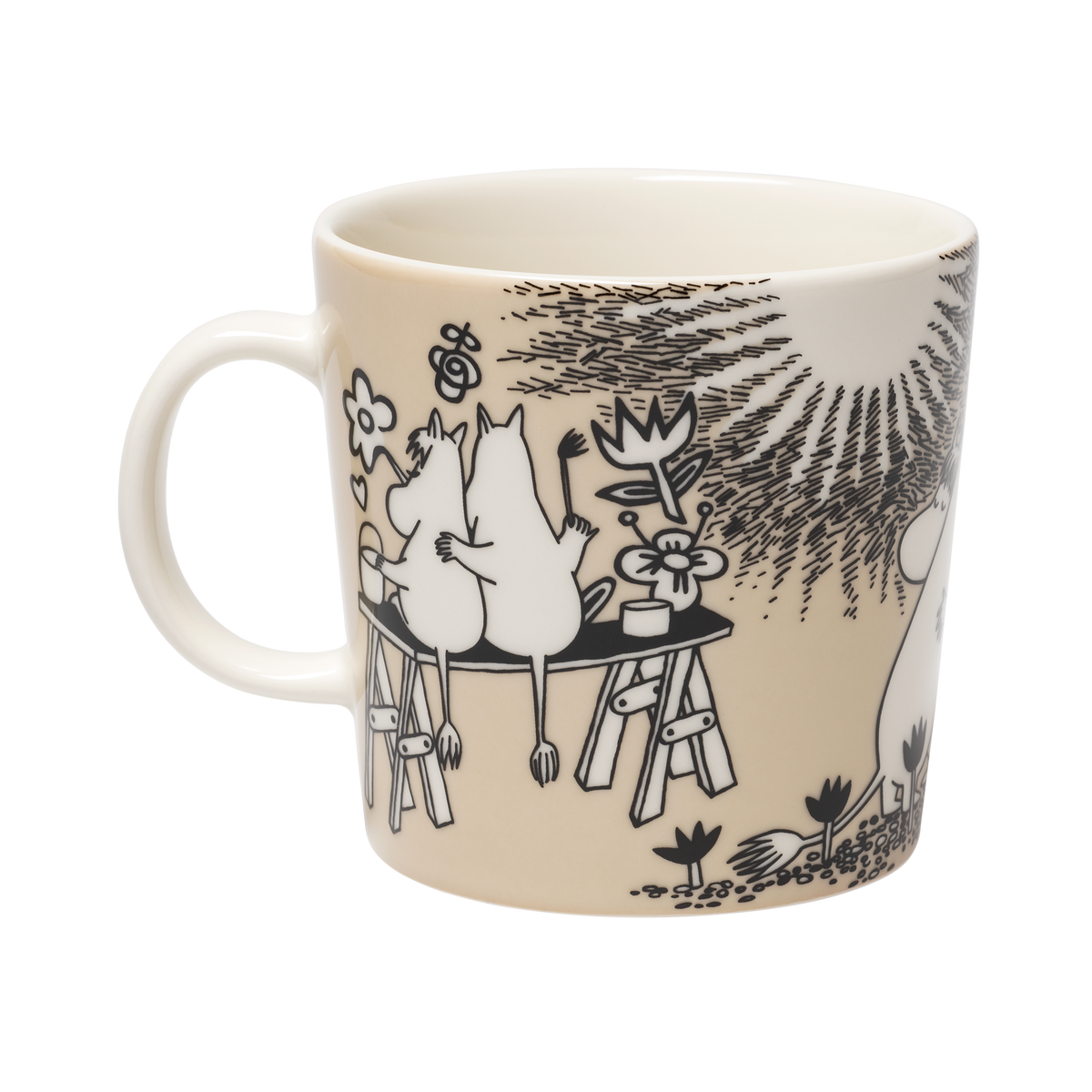 Muumi muki 0,4L Rakkaus beige - A white ceramic mug featuring a black and beige illustration of the Love mug, shown on a plain white background.